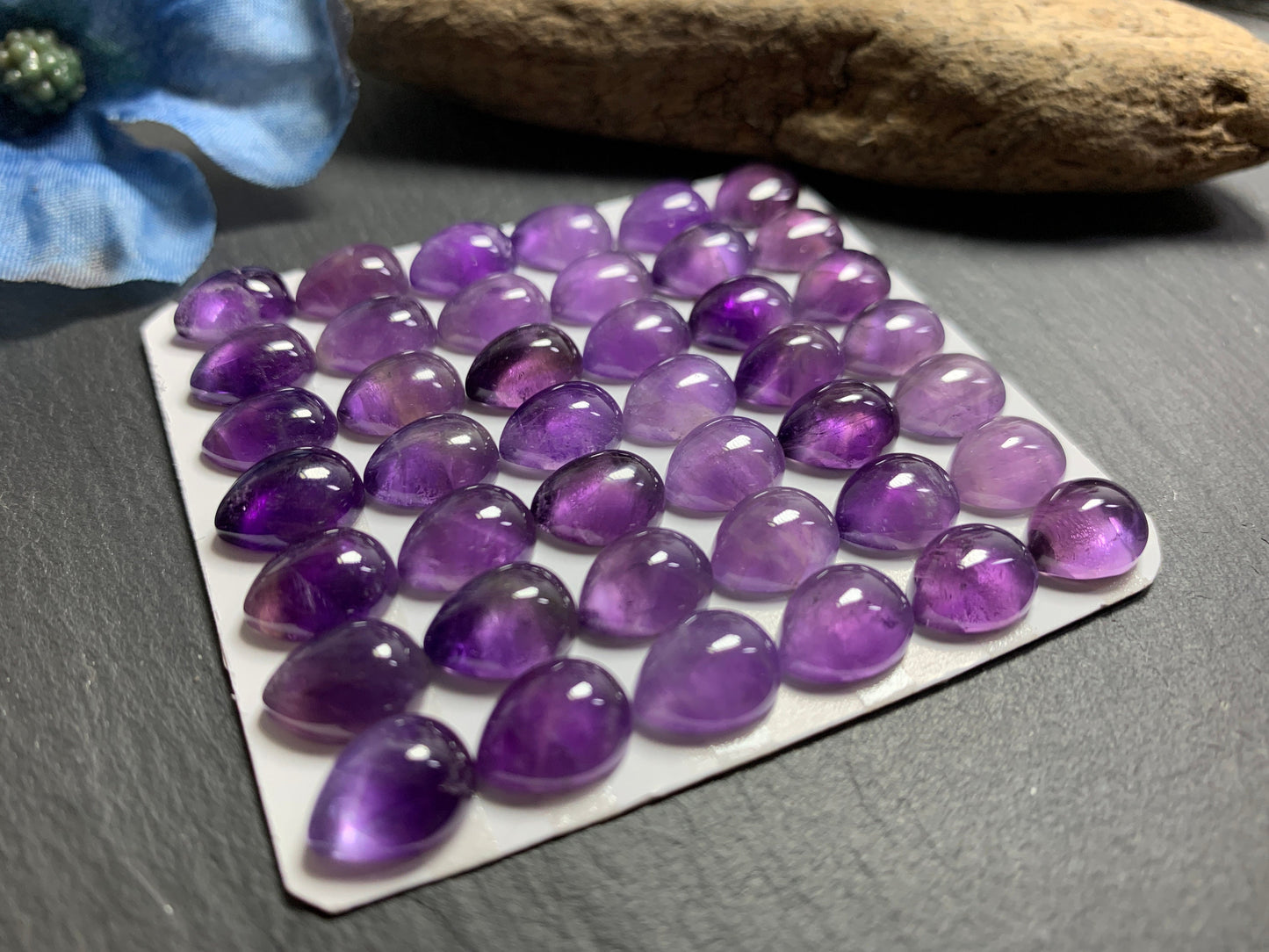 Amethyst pear 8x10mm cabochon - Calibrated cabochons