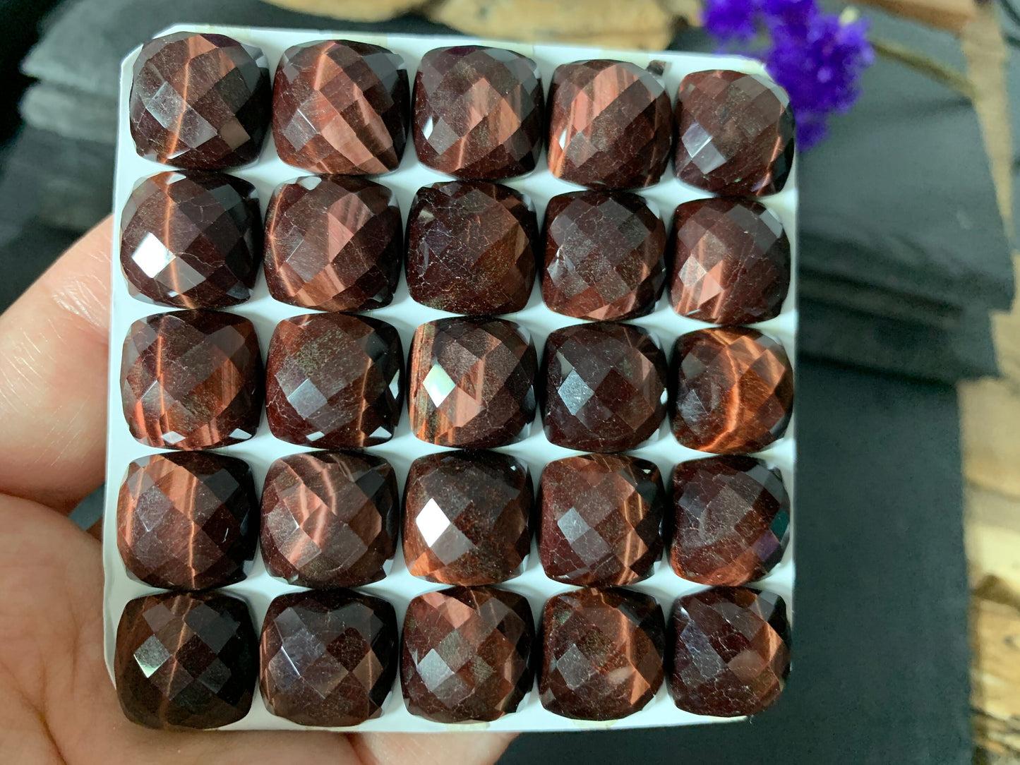 Faceted Red Tiger Eye square cushion 15mm cabochon - Calibrated cabochons