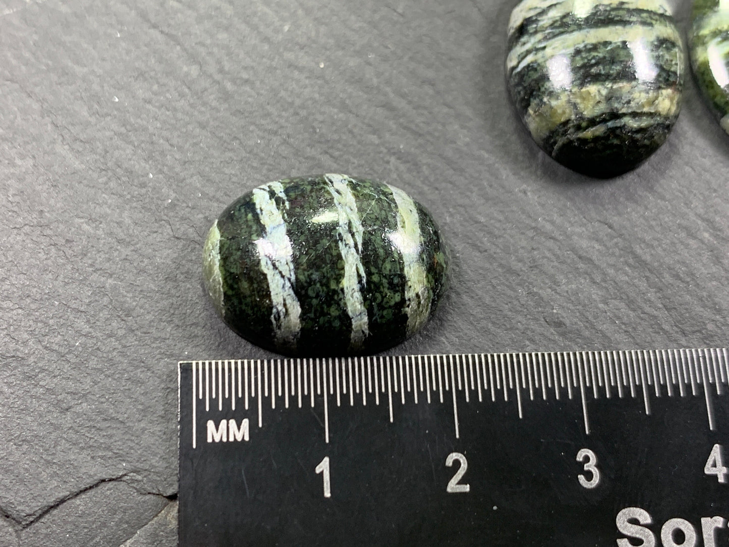 Zebra Jasper oval 15x20mm cabochon - Calibrated cabochons