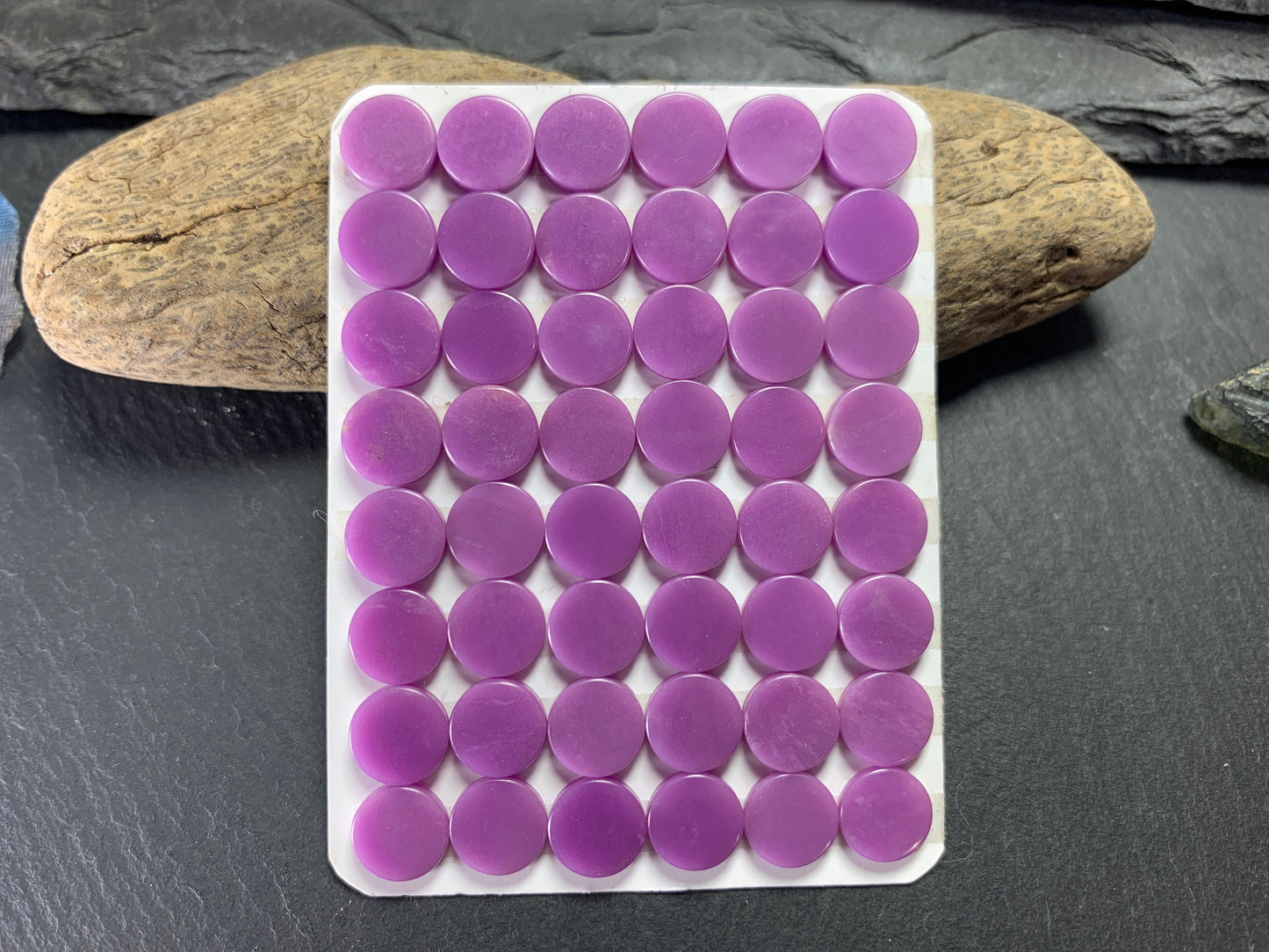 Flat Phosphosiderite round 8, 10, 12mm Cabochon - Calibrated cabochons