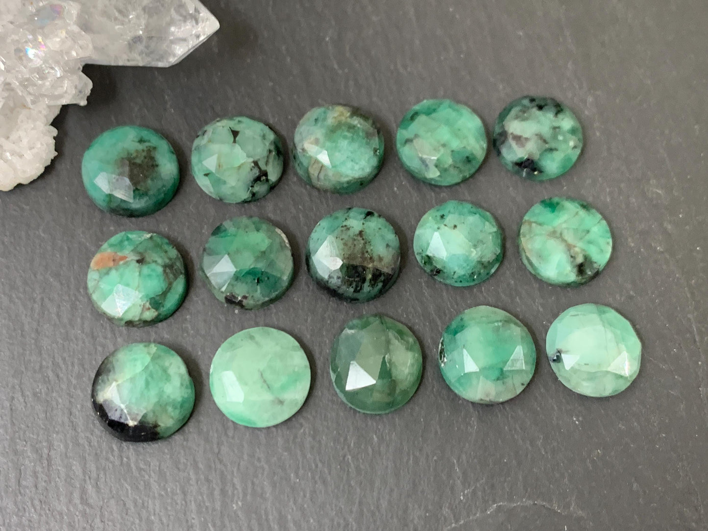 Faceted Emerald round 10mm cabochon