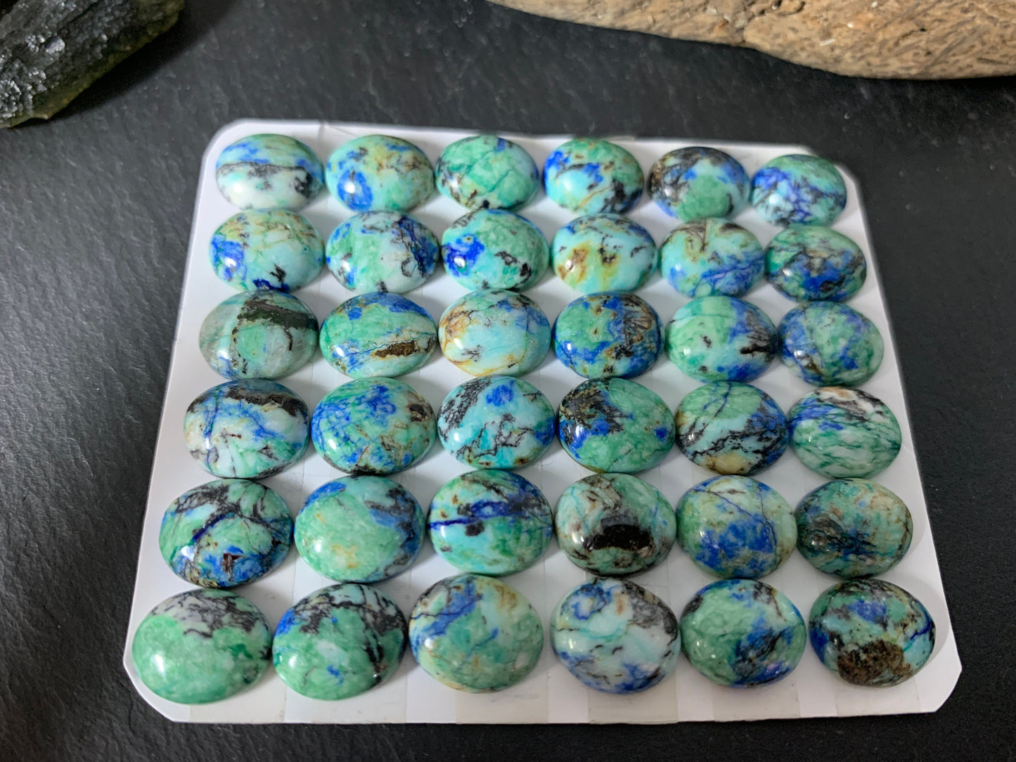 Azurite oval 10x12mm cabochon - Calibrated cabochons