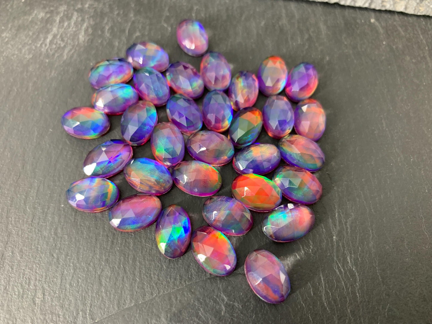 Faceted Aurora Opal oval 8x12mm cabochon - Doublet cabochons