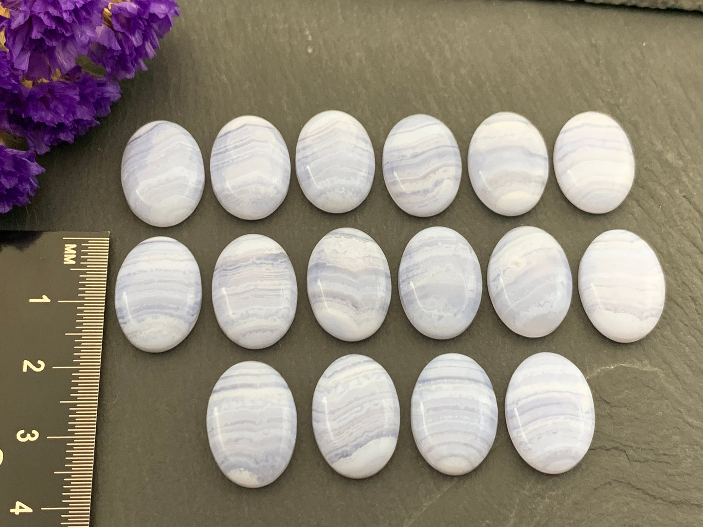 Blue Lace Agate oval 13x18mm cabochon - Calibrated cabochons