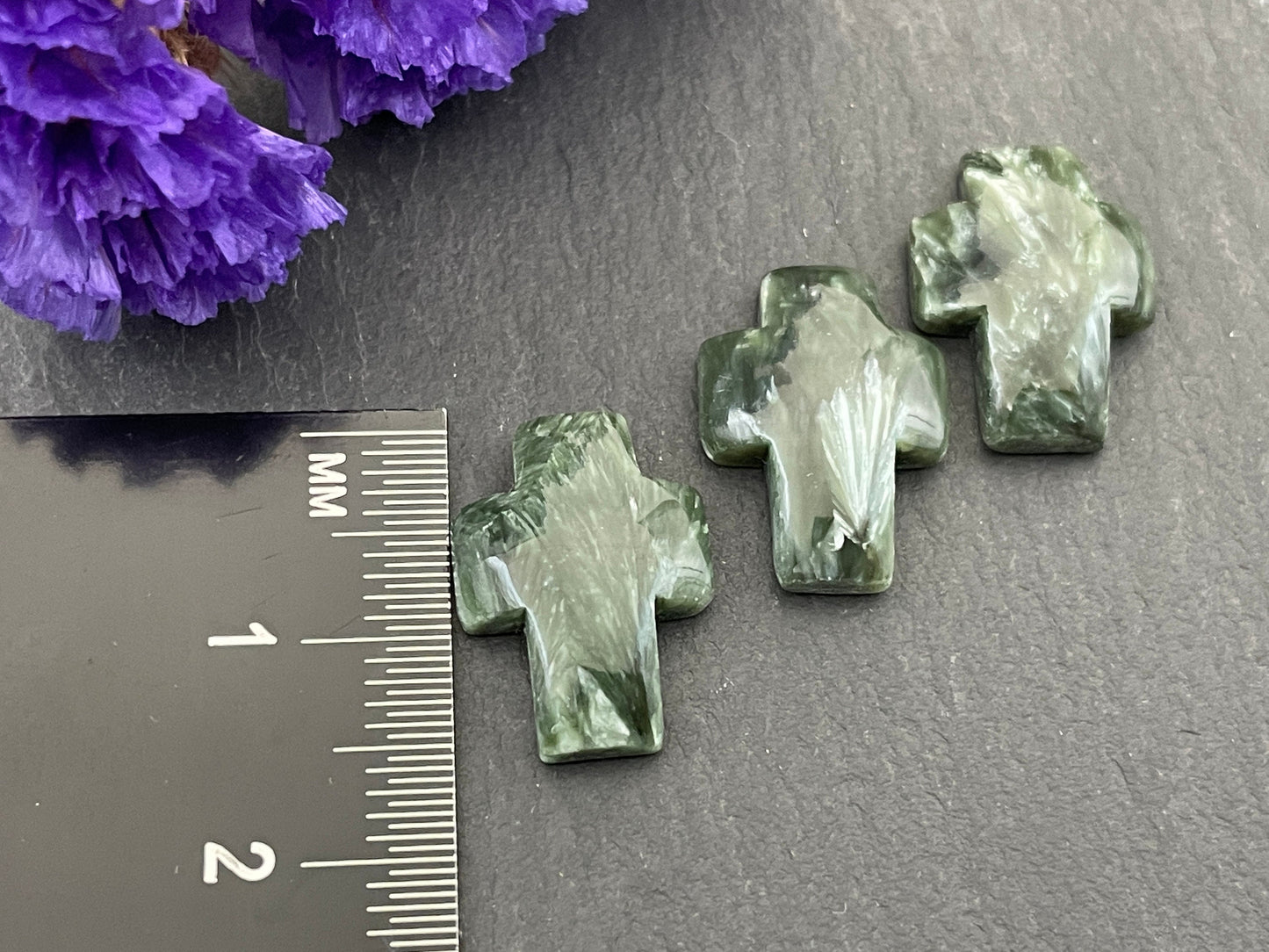 Seraphinite cross 12x16mm cabochon - Calibrated cabochons