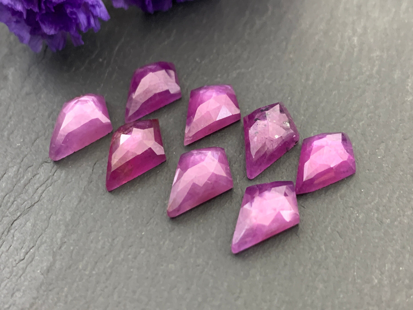 Faceted Silky Star Sapphire kite 8x12mm cabochon