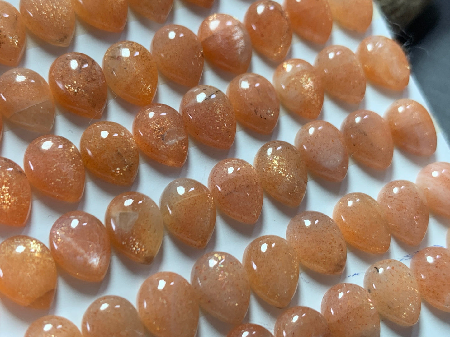 Goldsand Sunstone pear 6x8mm cabochon - Calibrated Cabochons