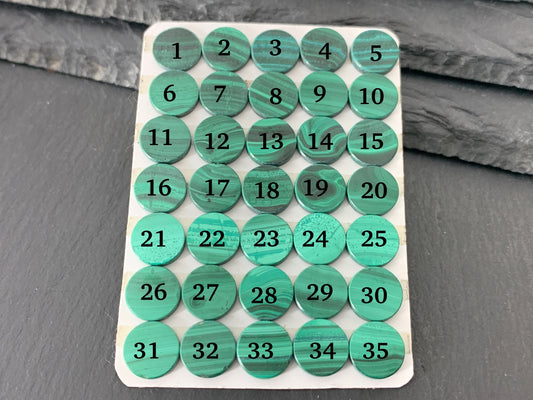 Flat Malachite round 10mm cabochon - Calibrated cabochons
