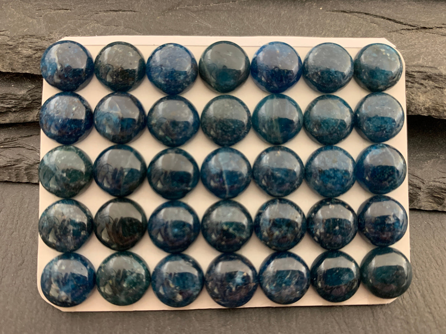 Blue Apatite round 10mm cabochon - Calibrated cabochons