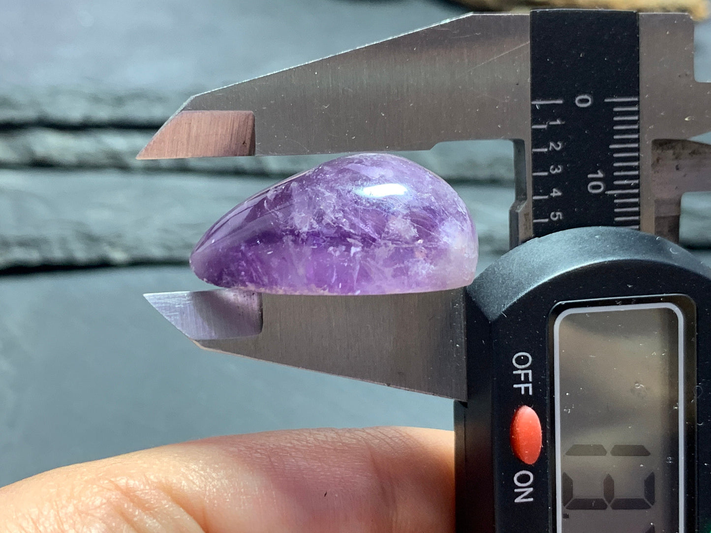 Amethyst heart 29x26x14mm cabochon- handmade in Africa