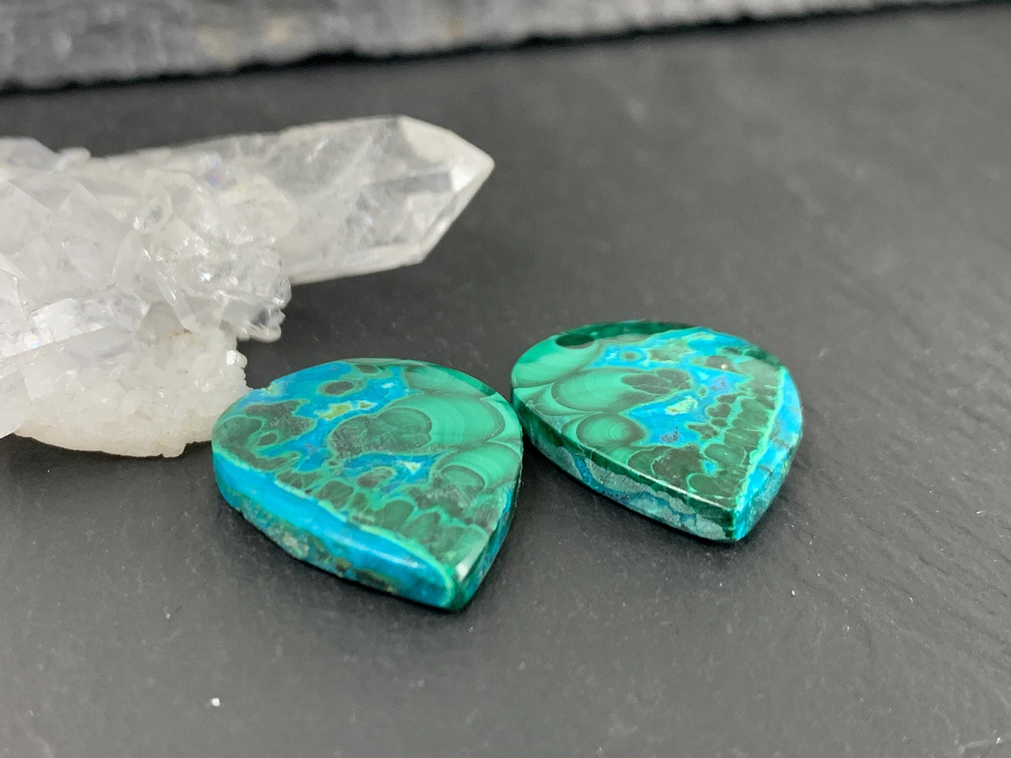 Malachite Chrysocolla pear 16x19x3.5mm cabochon pair
