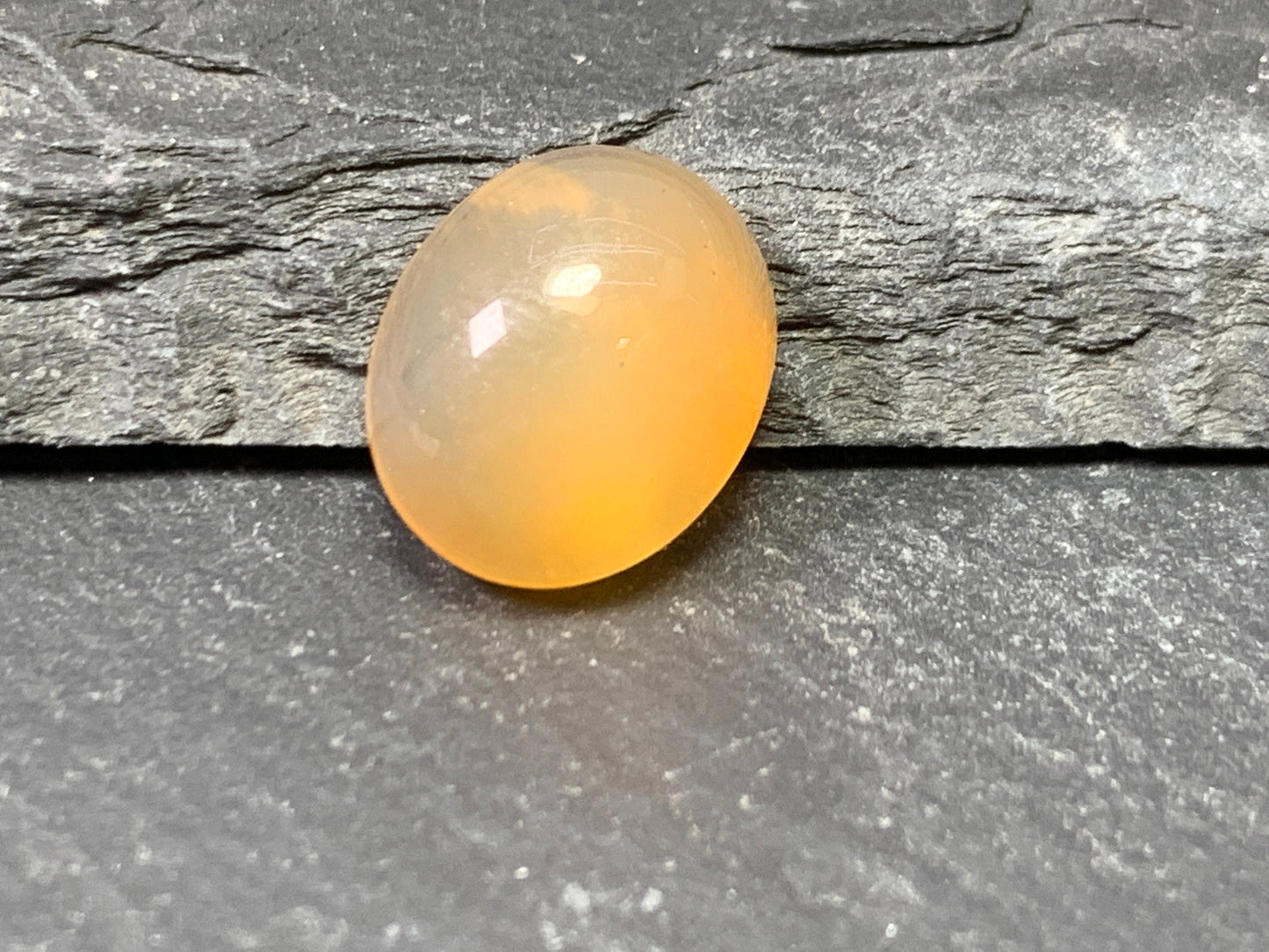 Carnelian oval 10x12mm cabochon - Calibrated cabochons