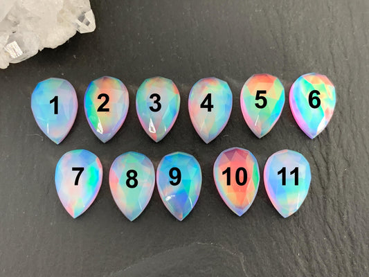 Faceted Aurora Opal pear 8x12mm cabochon - Doublet cabochons - man made Opal