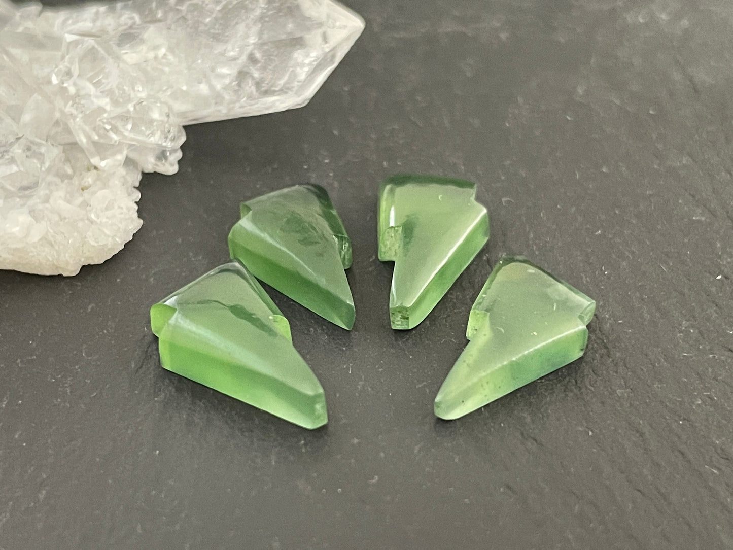Serpentine lightning bolt 8x14mm cabochon