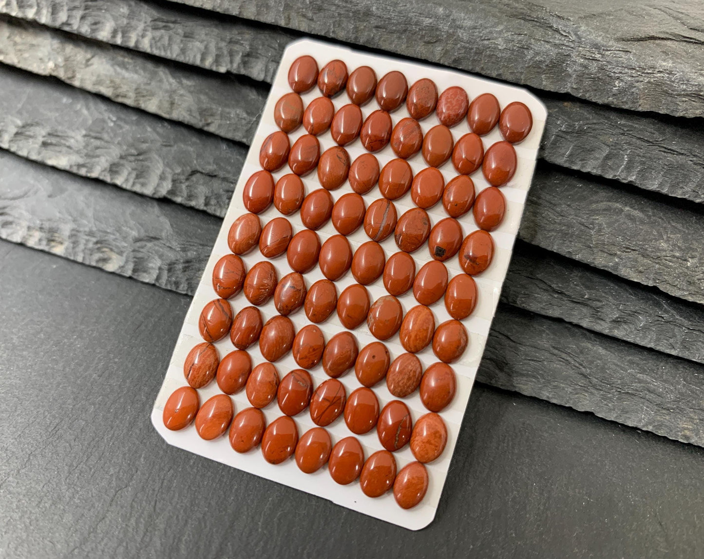 Red Jasper oval 5x7mm cabochon - Calibrated cabochons