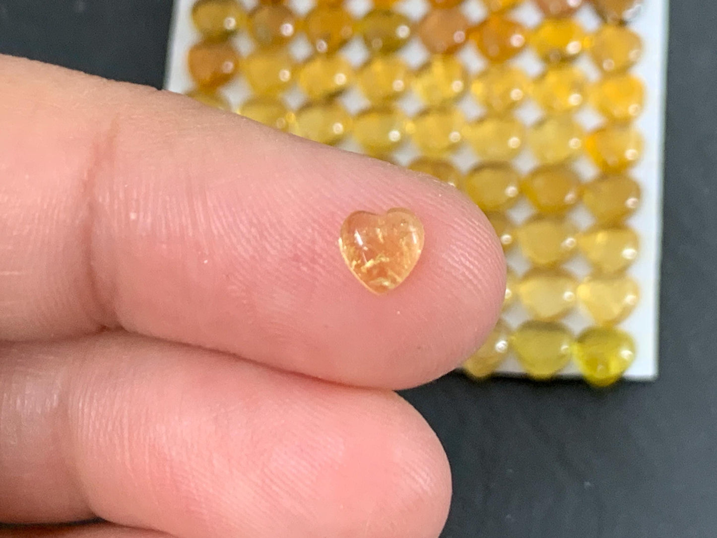 Tourmaline heart 5mm cabochon - Calibrated cabochons