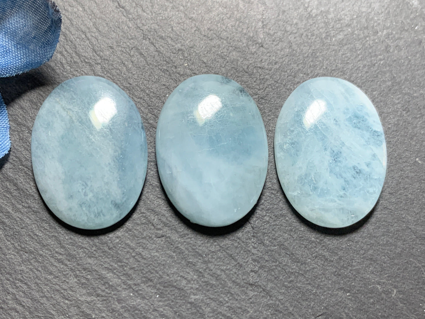 Aquamarine oval 18x25mm cabochon - Calibrated cabochons