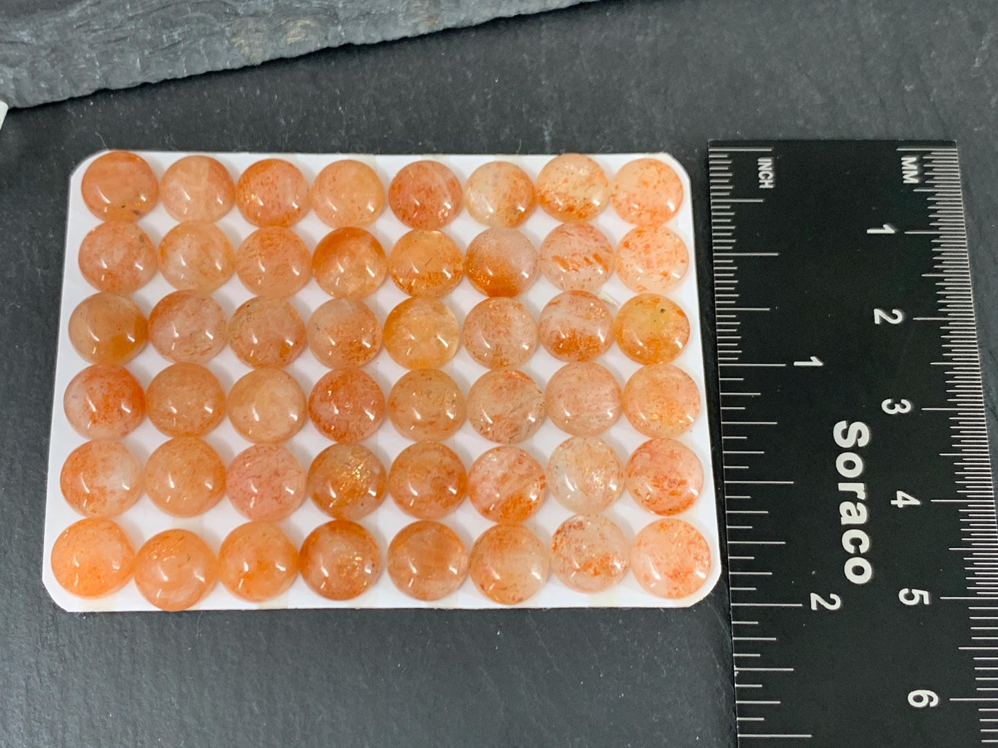 Sunstone round 8mm cabochon - Calibrated cabochons