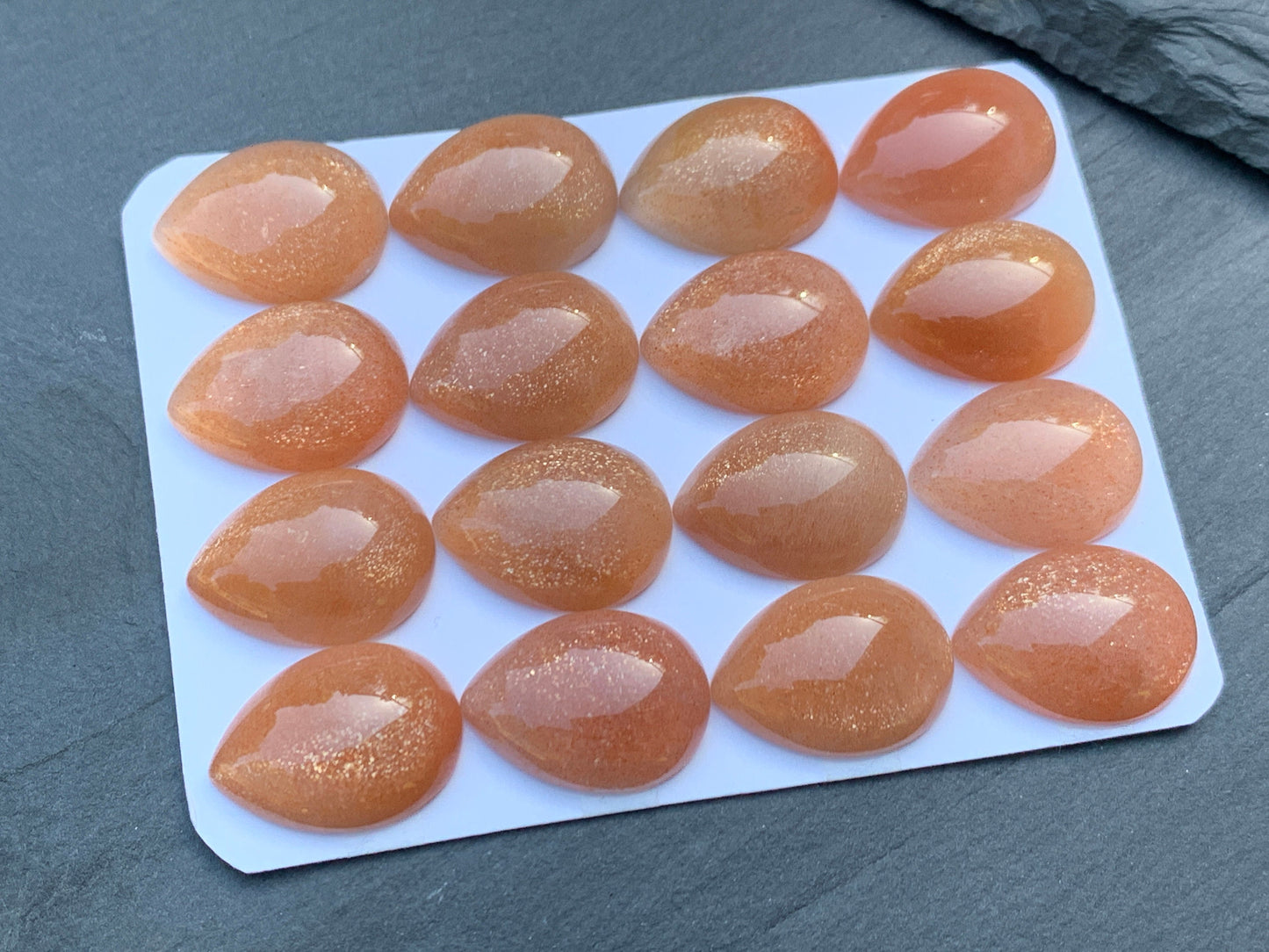 Goldsand Sunstone pear 15x20mm cabochon - Calibrated cabochons