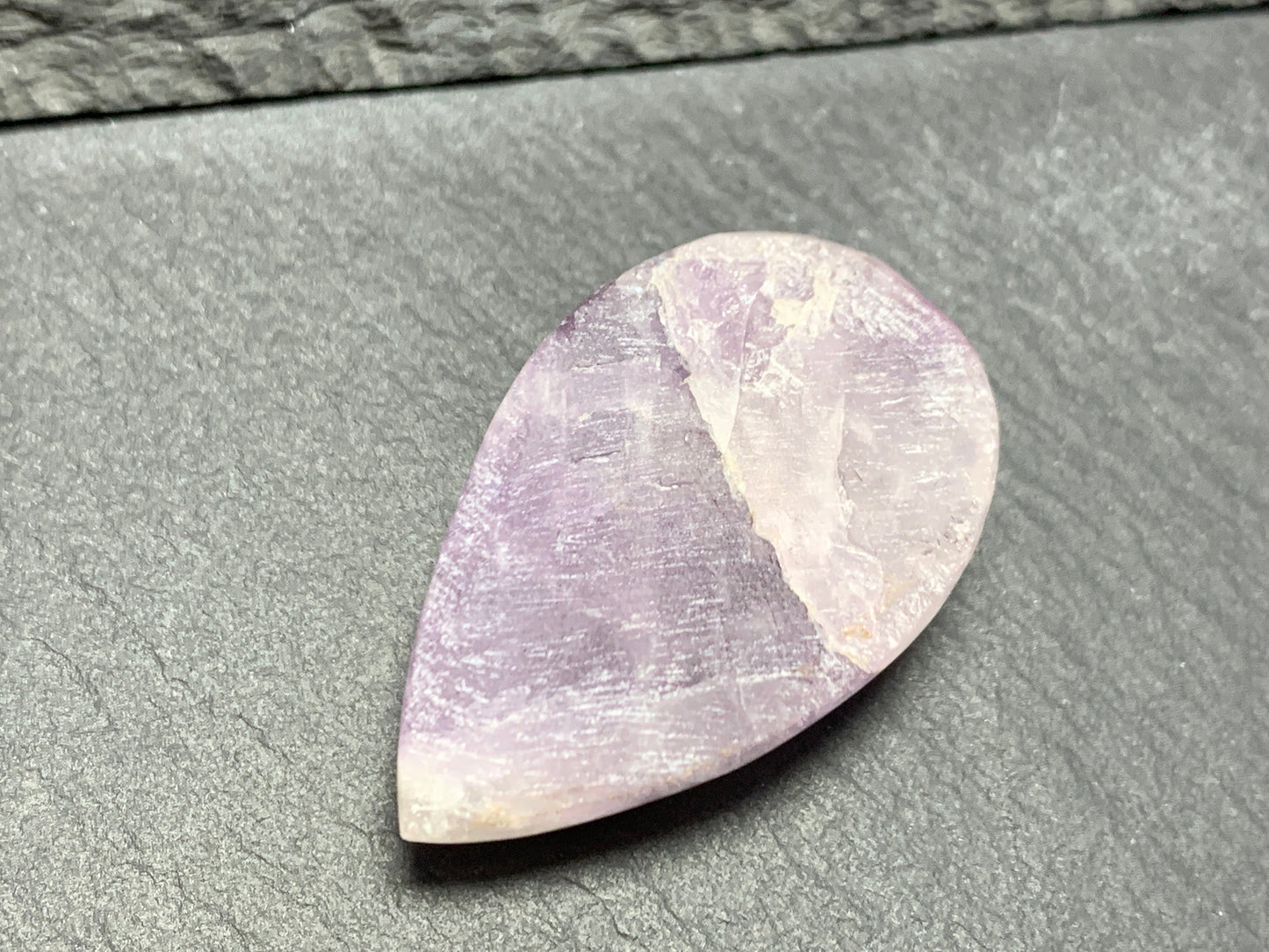 Amethyst pear cabochon 35x22x12mm - free form hand cut in Africa