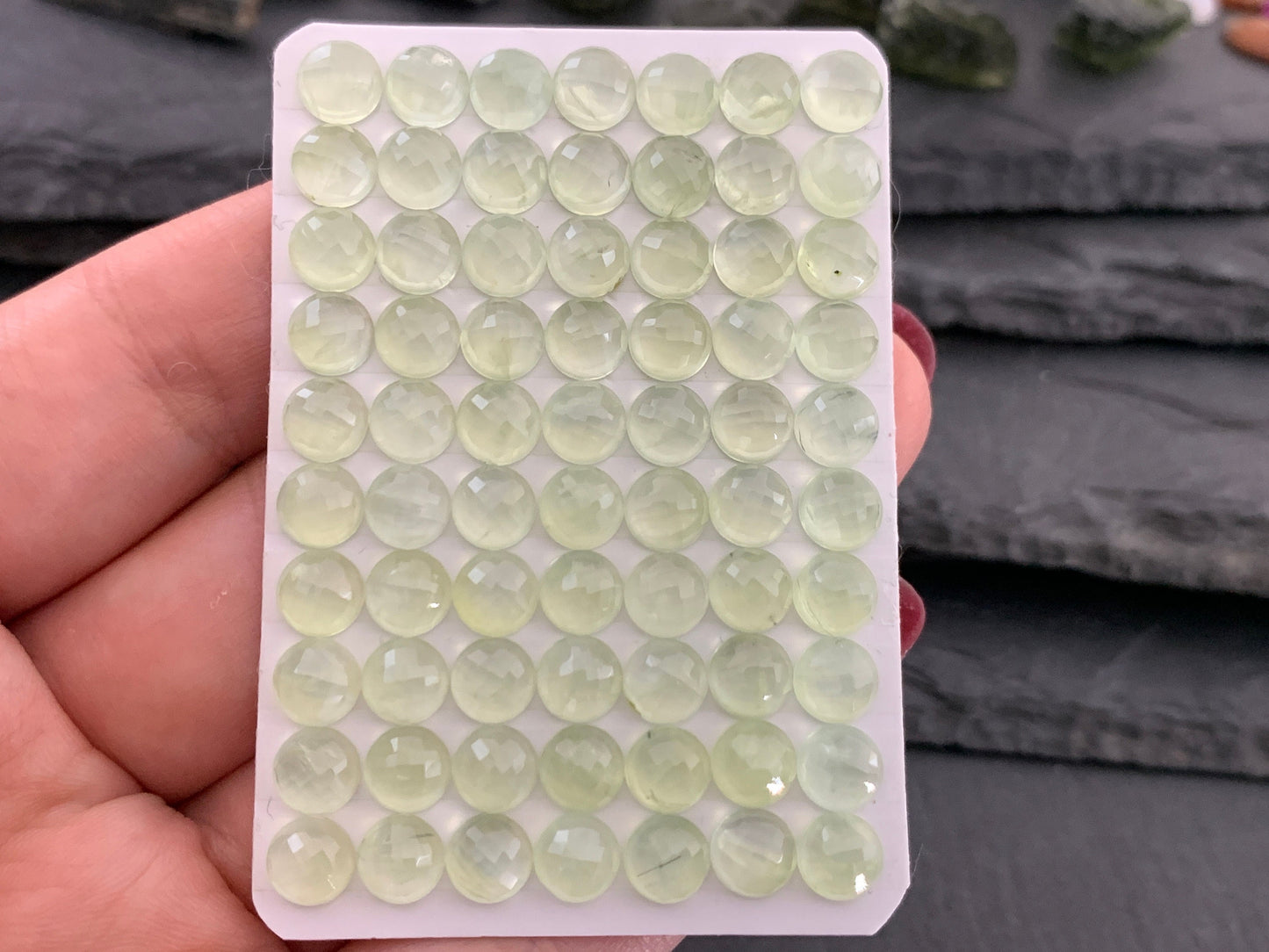 Faceted Prehnite round 6mm cabochon - Calibrated cabochons
