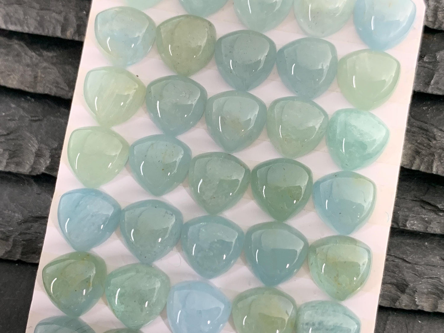 Aquamarine curved triangle 10mm cabochon - Calibrated cabochons