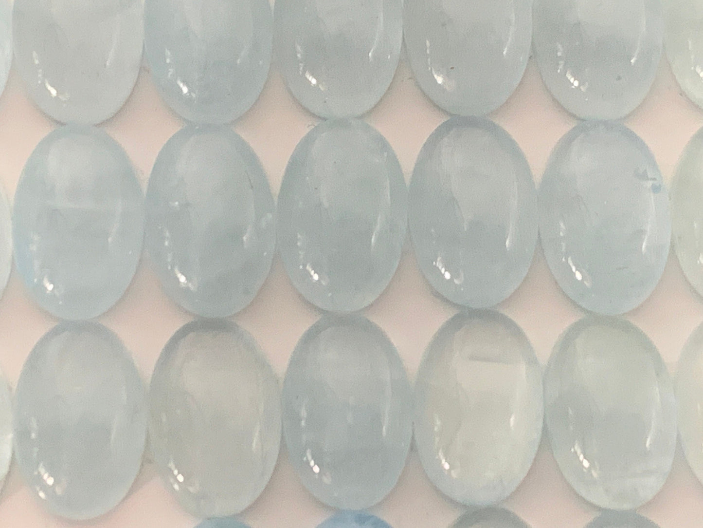 Aquamarine oval 8x12mm cabochon - Calibrated cabochons
