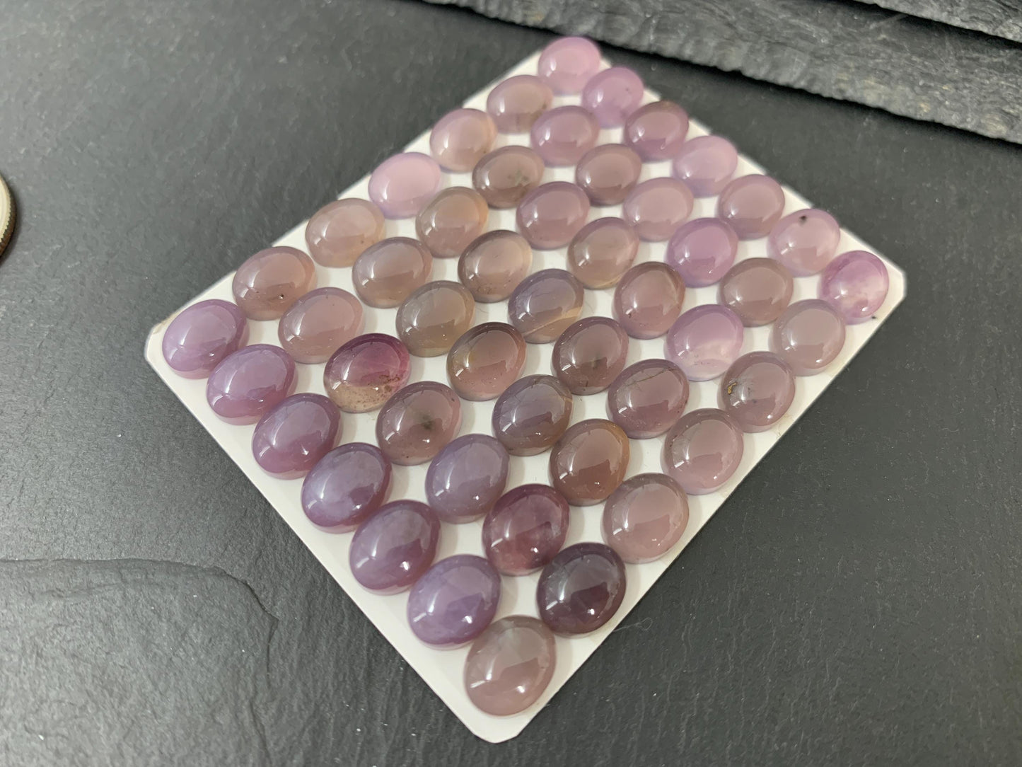 Purple Chalcedony oval 8x10mm cabochon - Calibrated cabochons