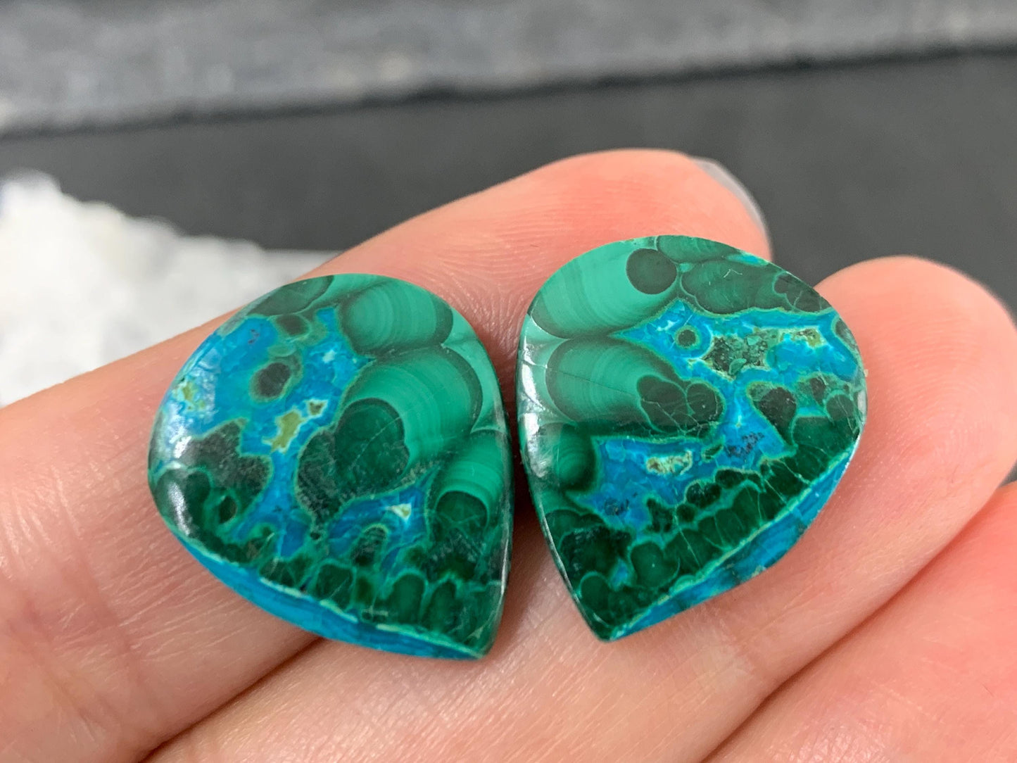 Malachite Chrysocolla pear 16x19x3.5mm cabochon pair