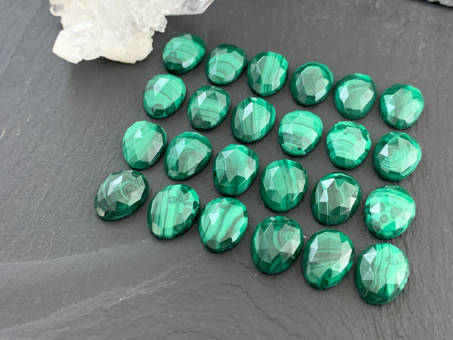 Faceted Malachite 10x14mm cabochon - Calibrated cabochons