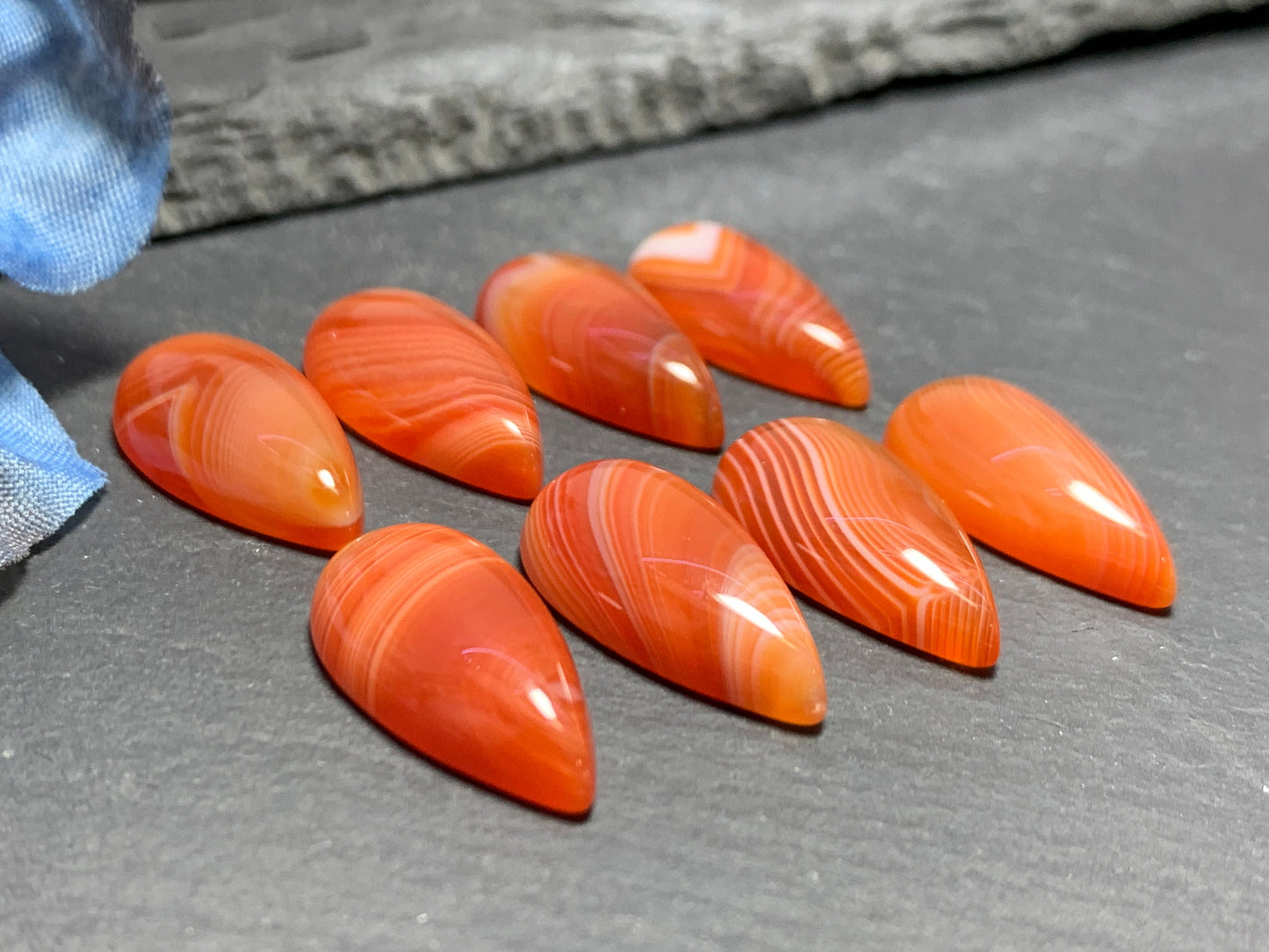 Red Agate pear 11x21mm cabochon - Calibrated cabochons