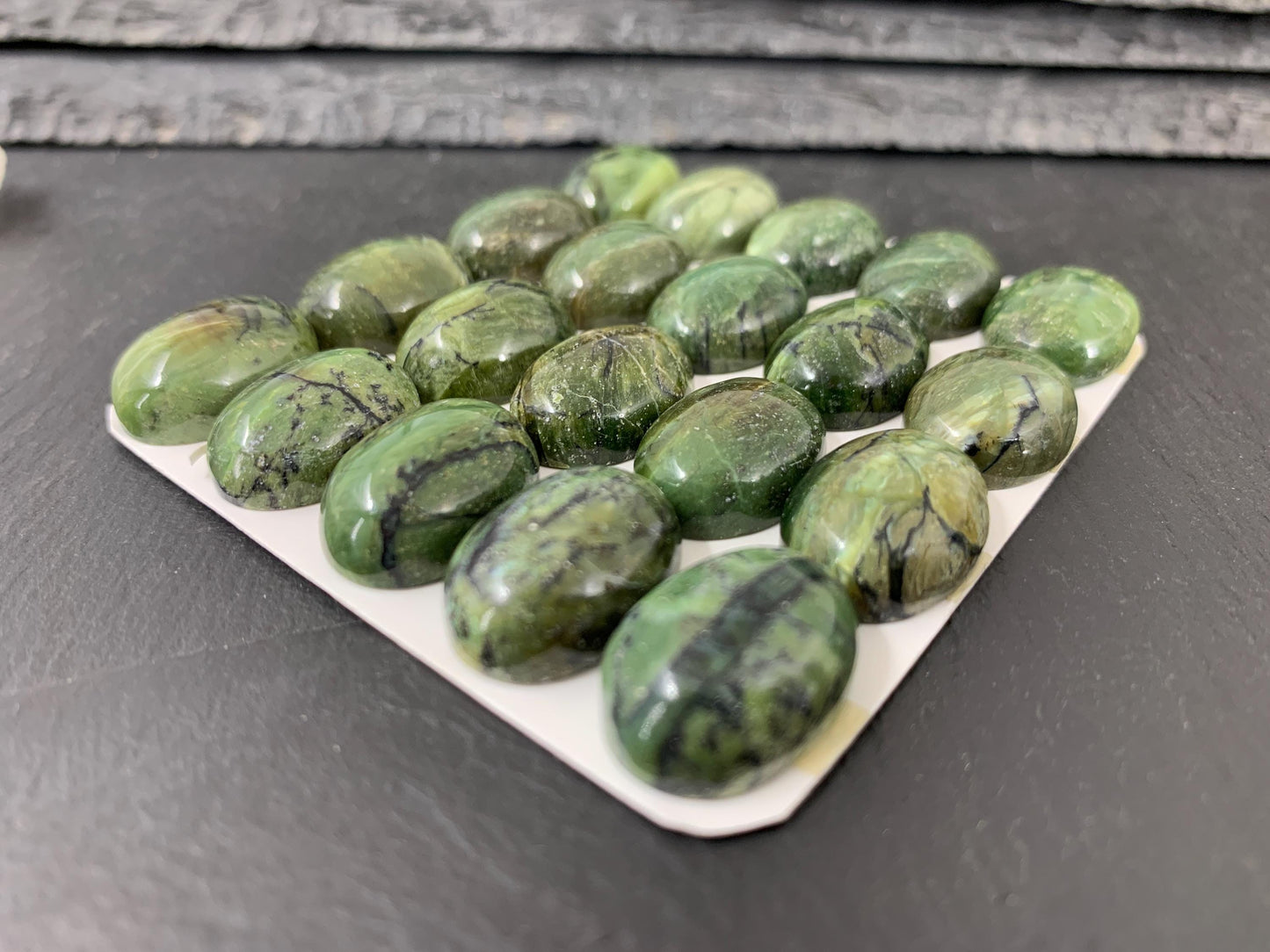Green Opal oval 13x18mm cabochon - Calibrated cabochons