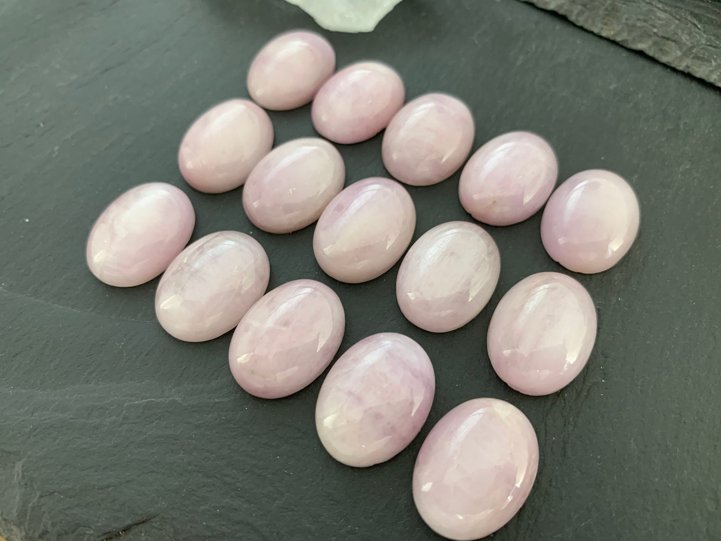 Kunzite oval 15x20mm cabochon - Calibrated cabochons