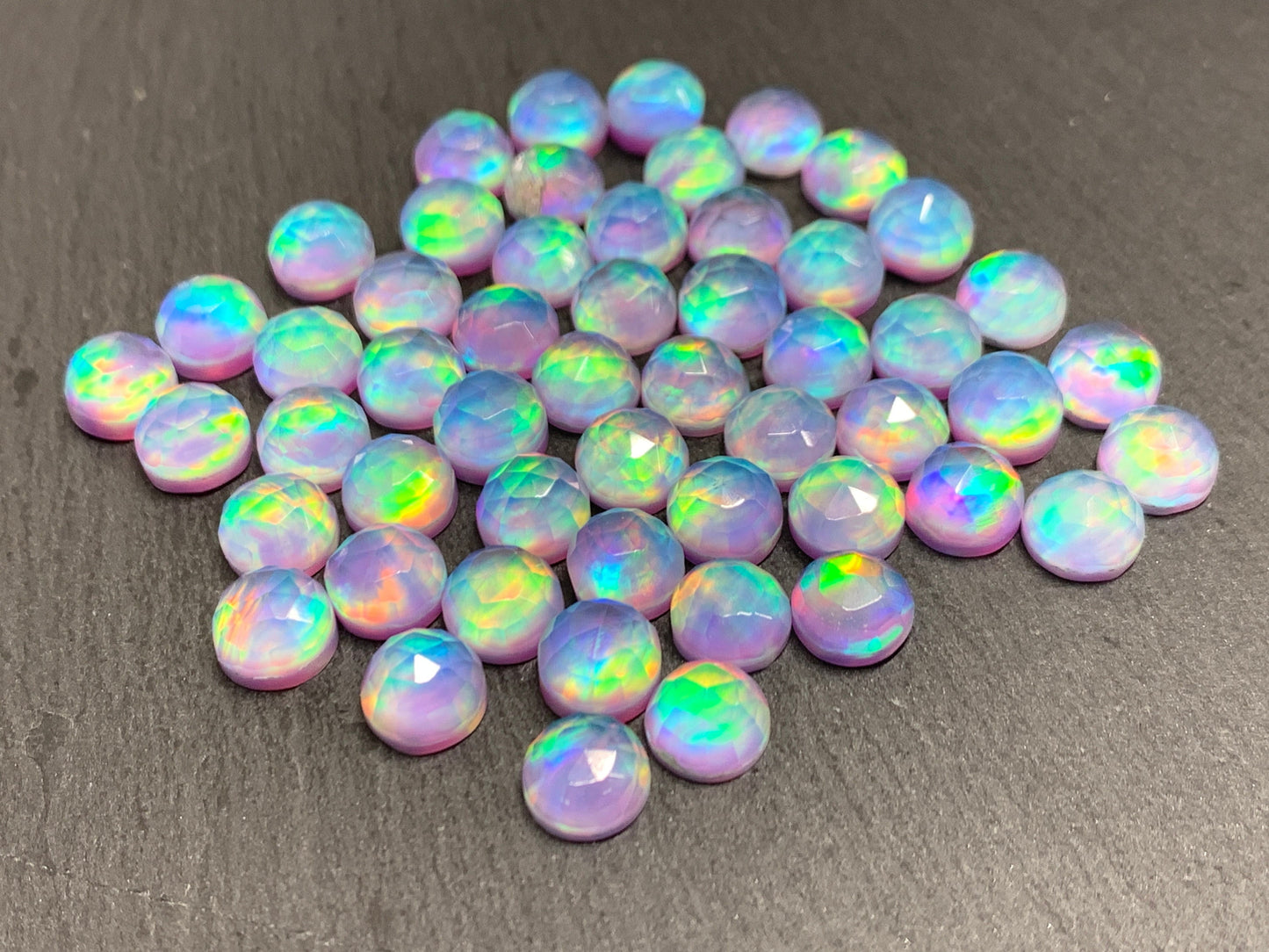 Faceted Aurora Opal round 8mm cabochon - Doublet cabochon