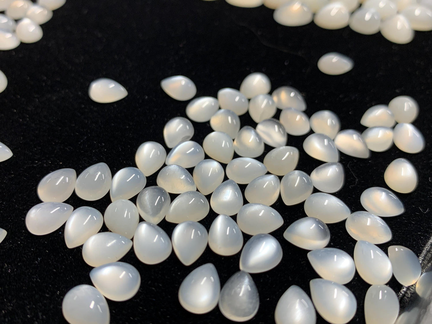 White Moonstone pear 6x8mm cabochon