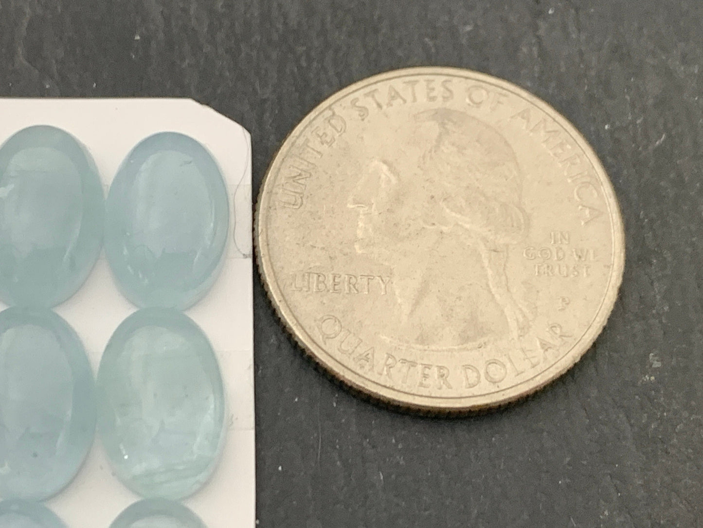 Aquamarine oval 8x12mm cabochon - Calibrated cabochons