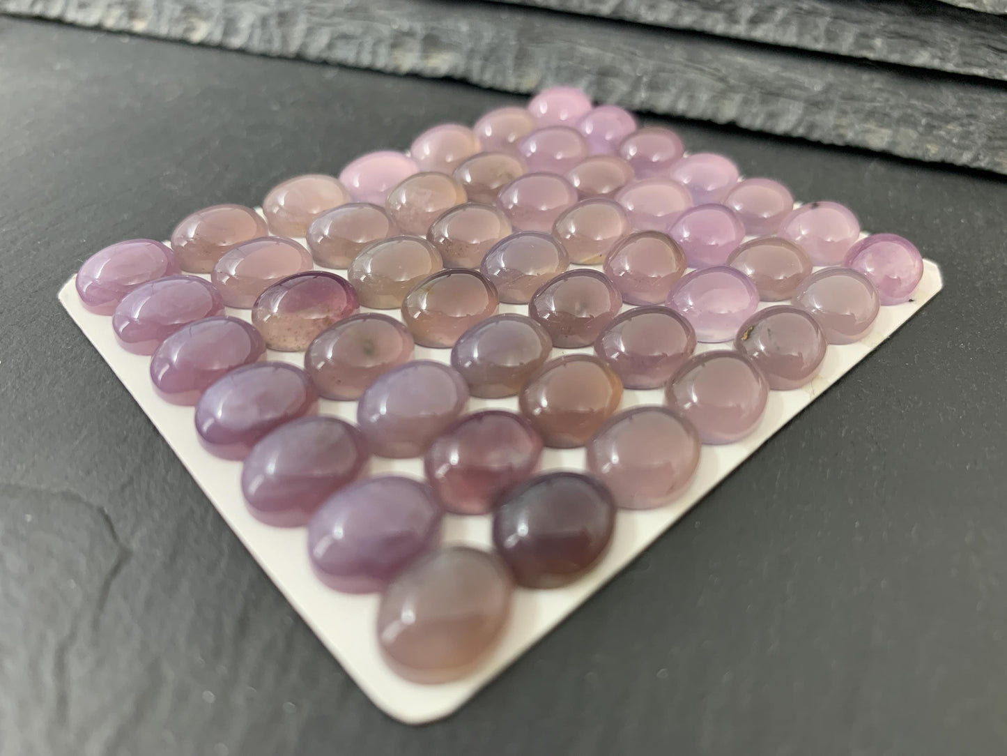 Purple Chalcedony oval 8x10mm cabochon - Calibrated cabochons