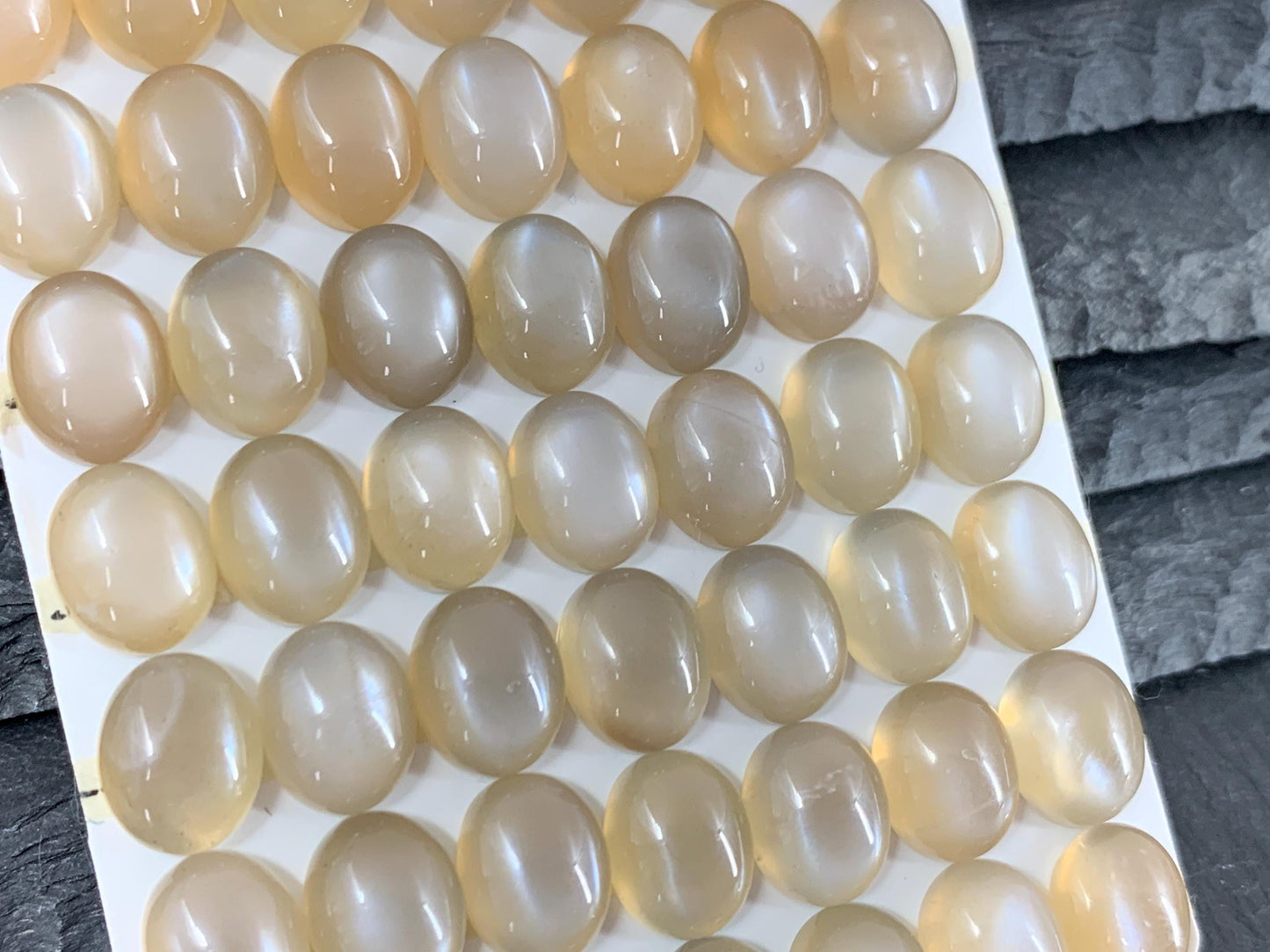 Grey Moonstone oval 8x10mm cabochon - Calibrated cabochons