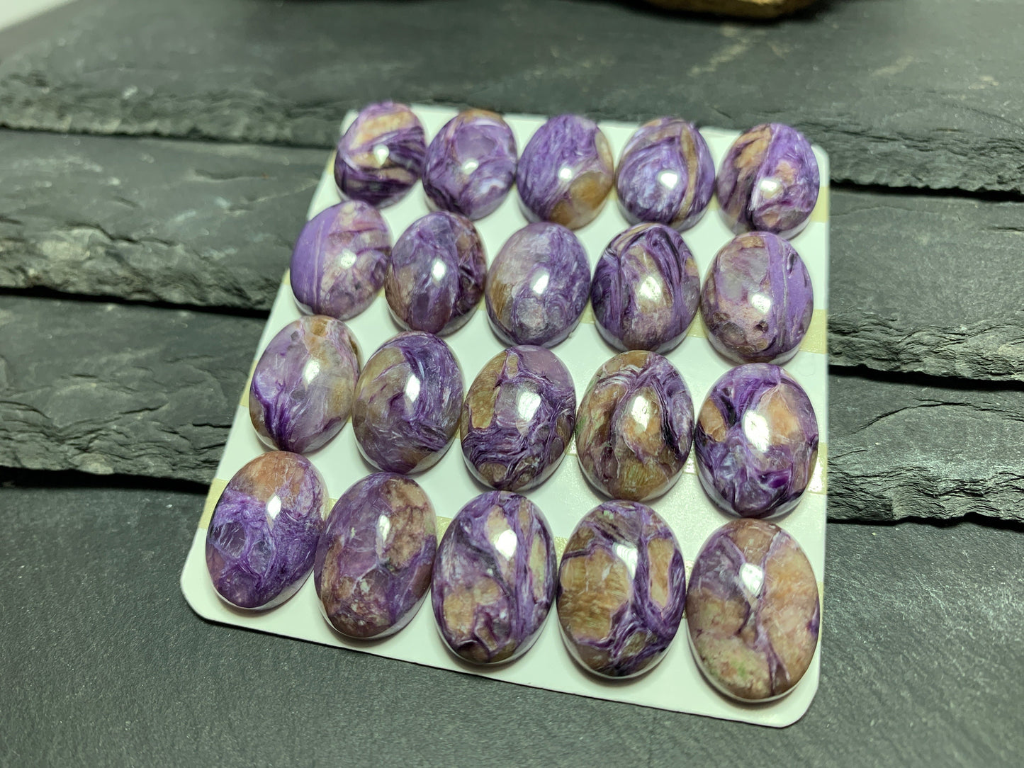 Charoite oval 13x18mm cabochon - Calibrated cabochons