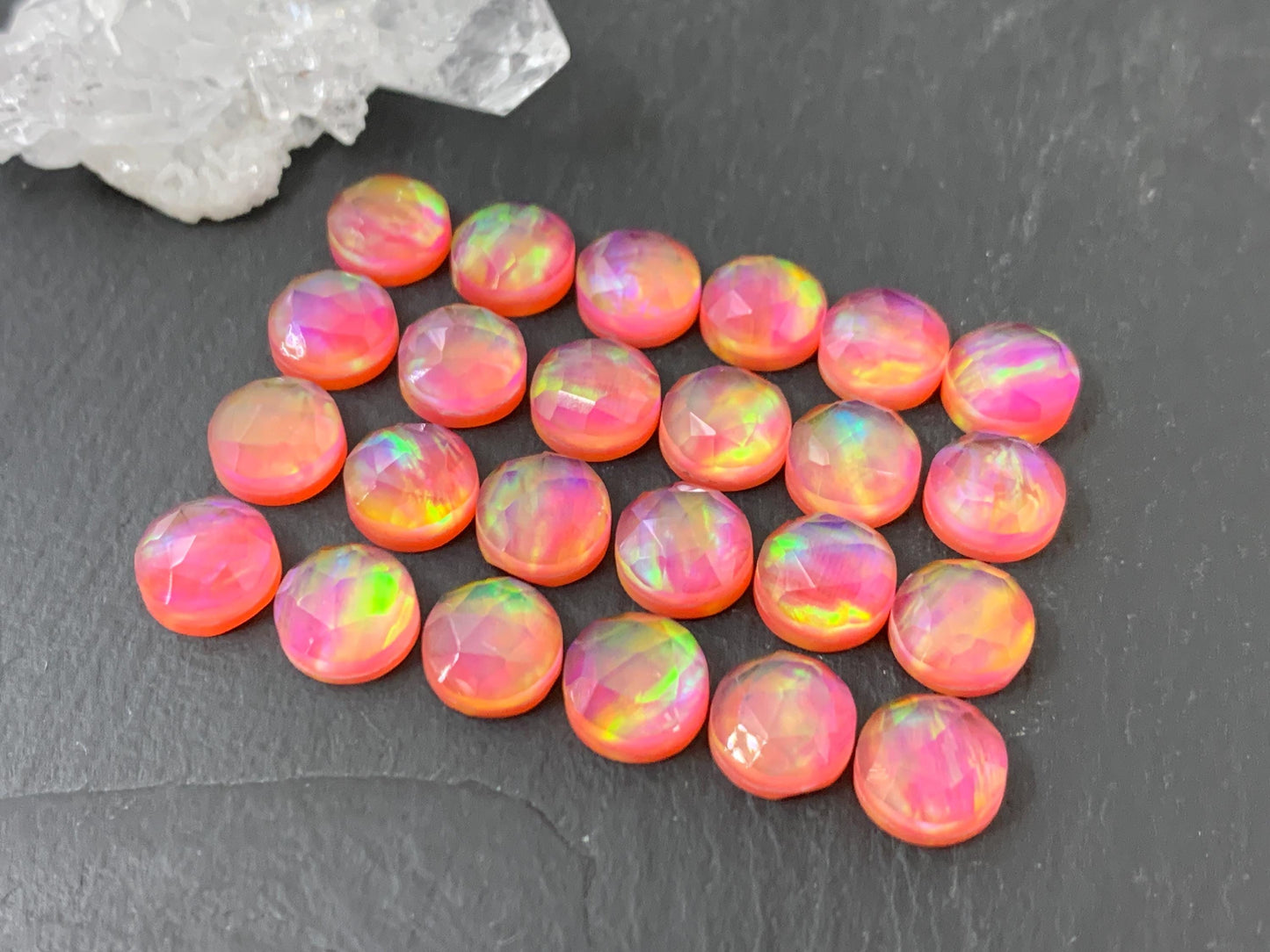 Aurora Opal round 8mm cabochon - Doublet cabochons
