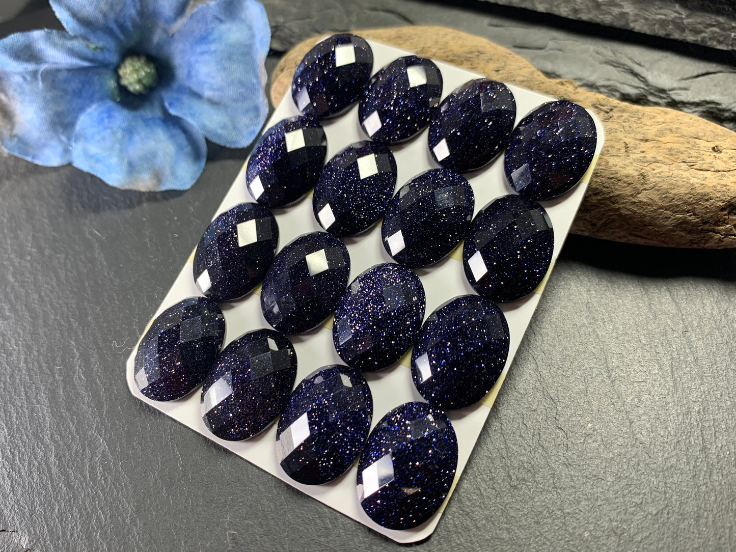 Faceted Blue Gold Sandstone oval 15x20mm cabochon - Calibrated cabochons