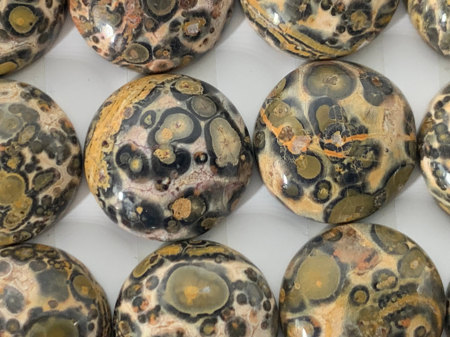 Leopard Jasper round 15mm cabochon - Calibrated cabochons