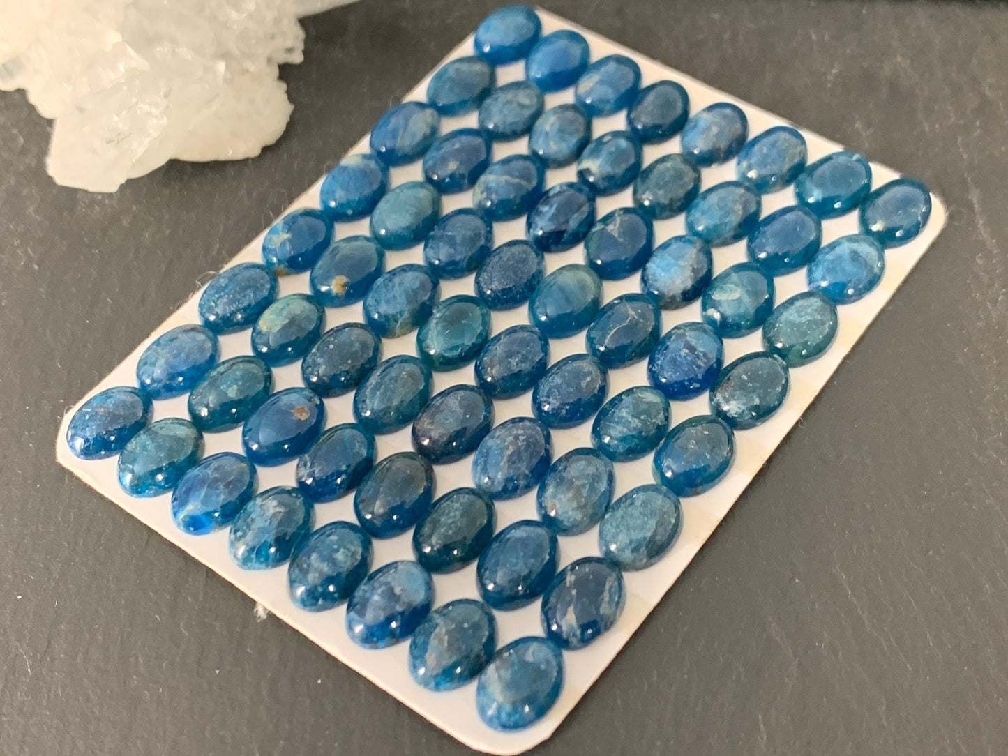 Blue Apatite oval 6x8mm cabochon - Calibrated cabochons