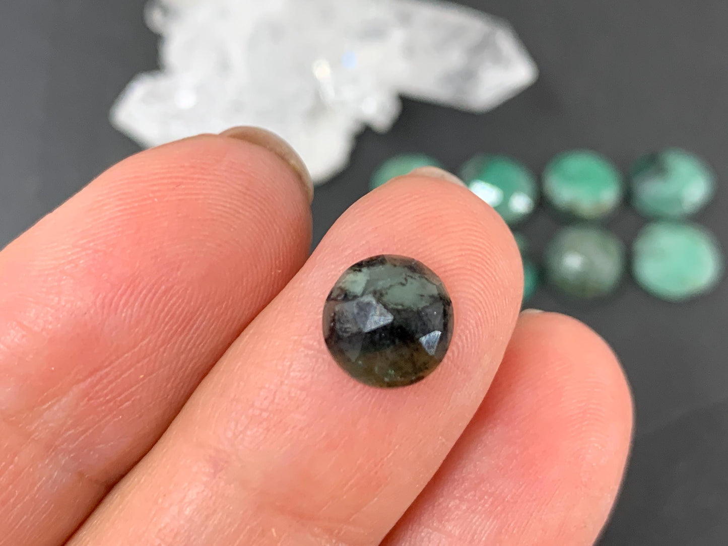 Rose cut Emerald round 8mm cabochon.