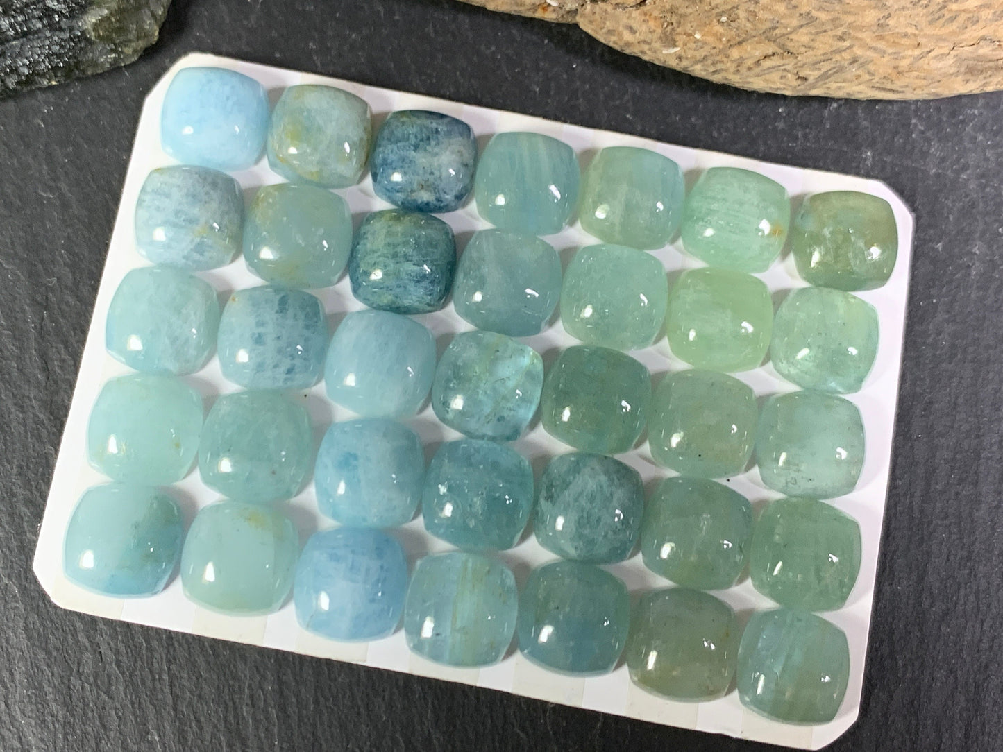 Aquamarine square cushion 10mm cabochon - Calibrated cabochons