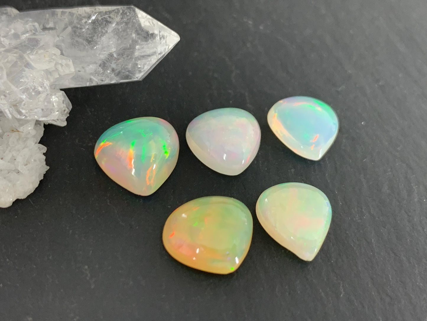 Ethiopian Opal pear 9-10mm cabochon
