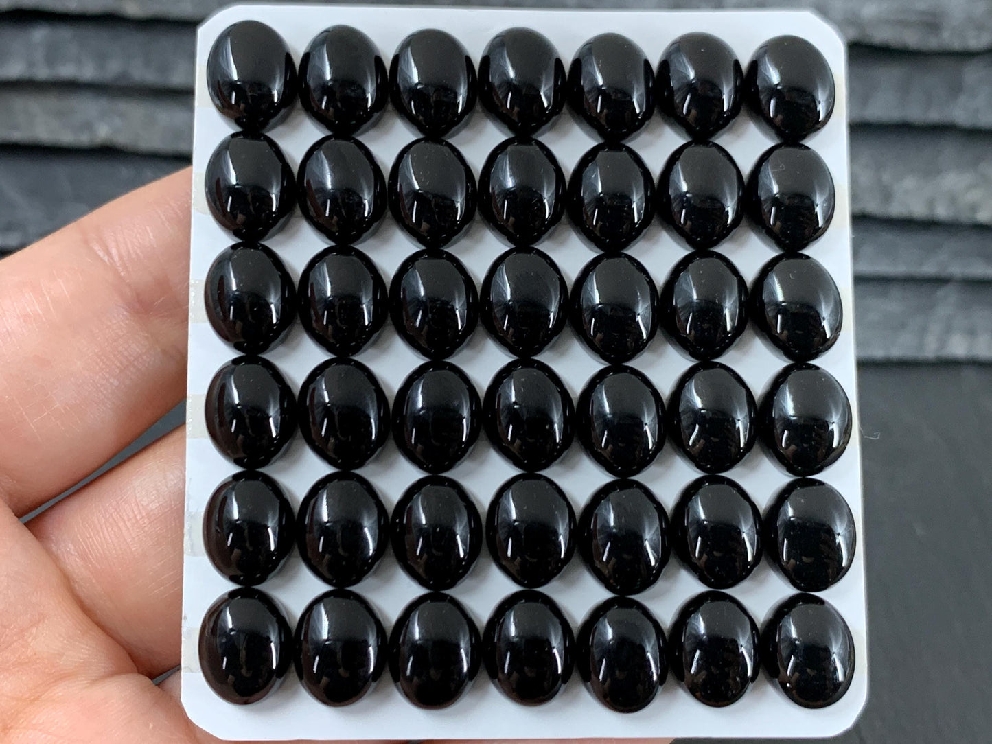 Black Agate oval 8x10mm cabochon - Calibrated cabochons