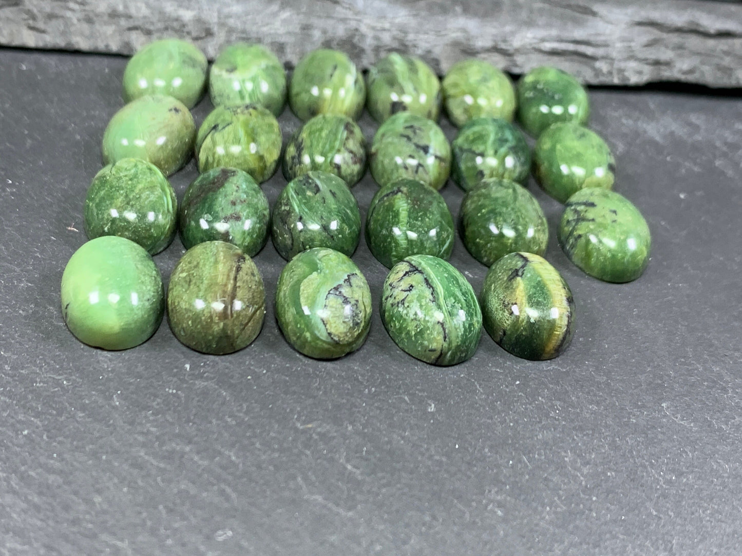 Green Opal oval 10x14mm cabochon - Calibrated cabochons
