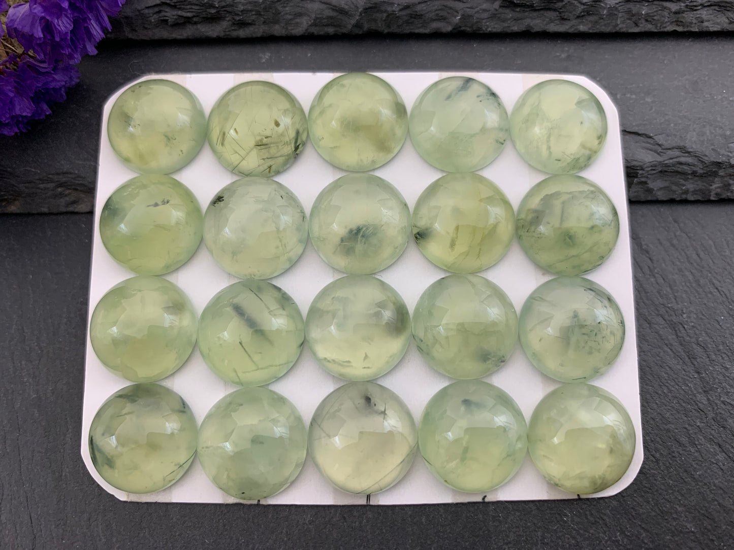 Prehnite round 15mm cabochon - Calibrated cabochons