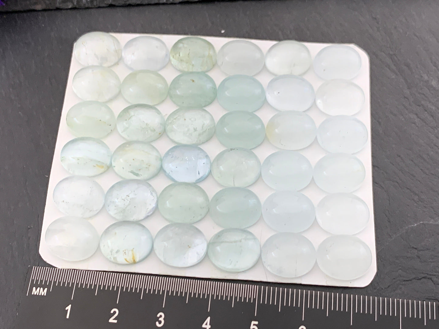 Aquamarine oval 10x12mm cabochon - Calibrated cabochons